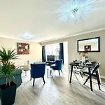 Fab Oxford City Centre Apartment Sleeps 6 With