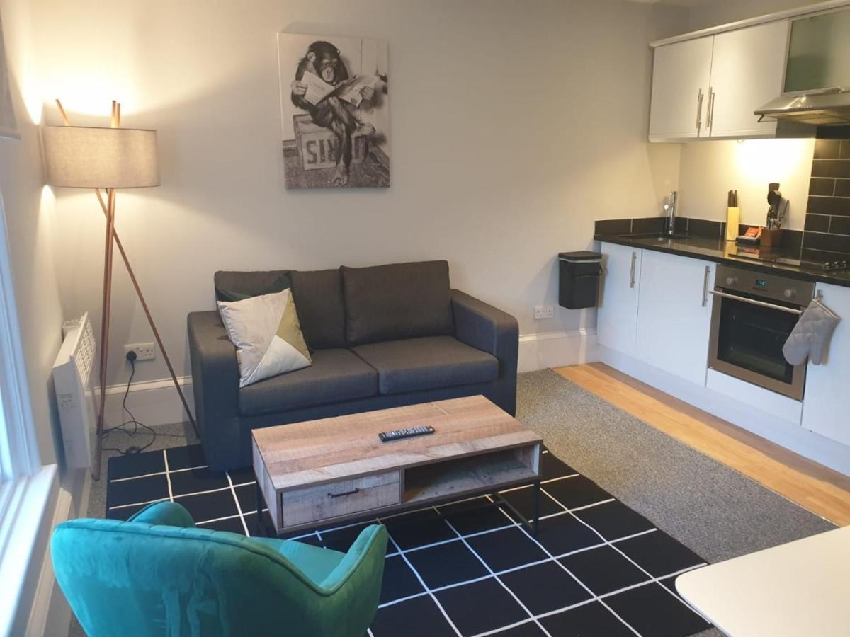 Charming Luxe 1 Bedroom Apartment, Cowley *