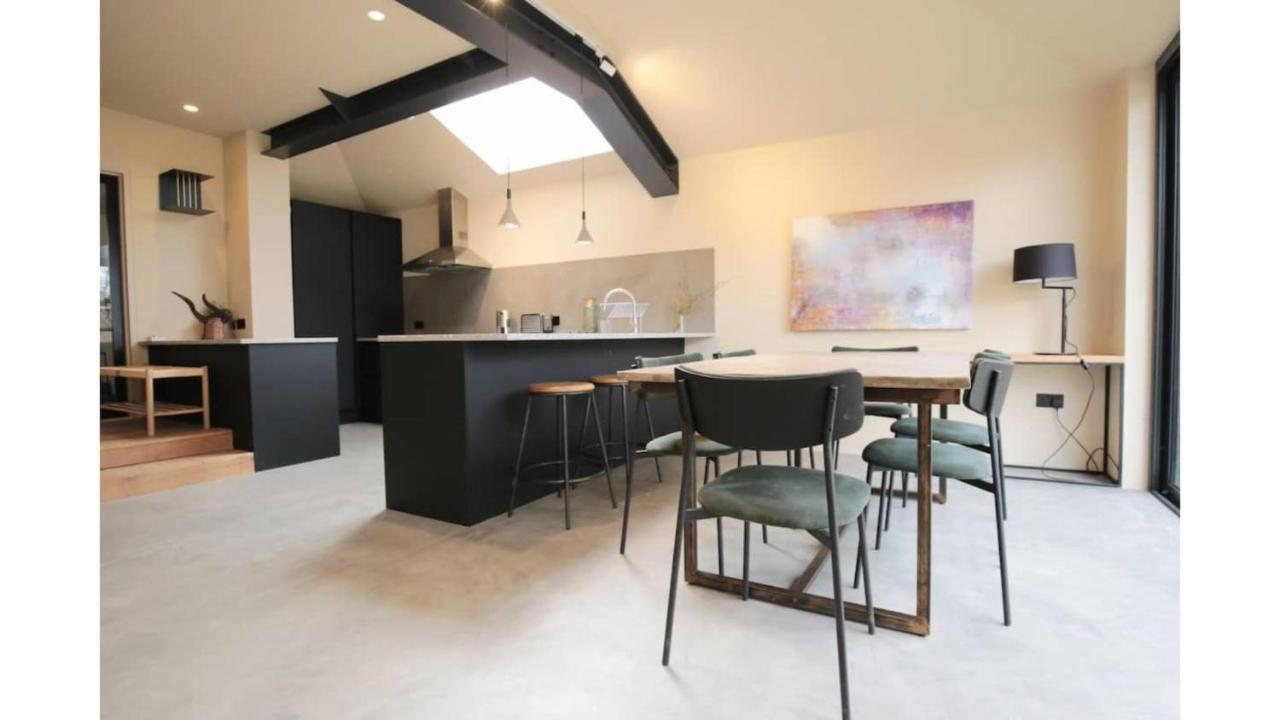 Holiday home Pass The Keys Stunning, Brand New 3br -