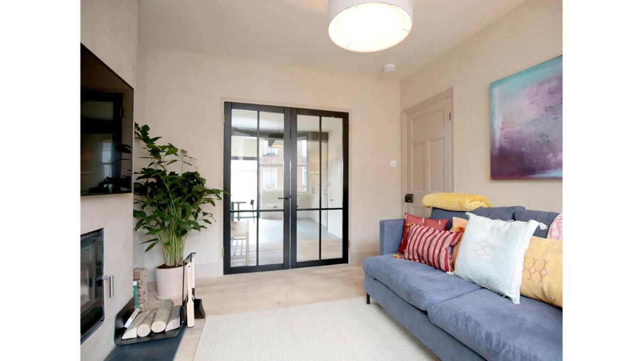 Holiday home Pass The Keys Stunning, Brand New 3br - *