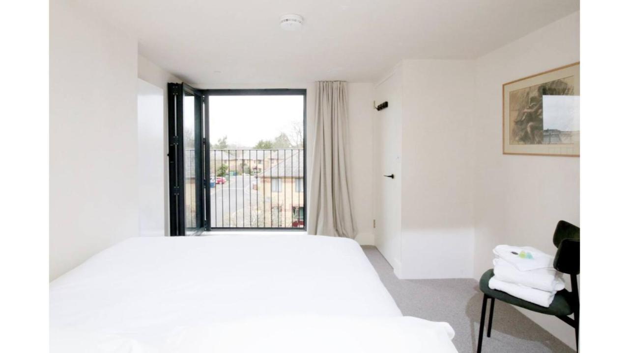 Pass The Keys Stunning, Brand New 3br - Holiday home