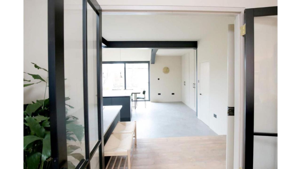 Pass The Keys Stunning, Brand New 3br - Holiday home