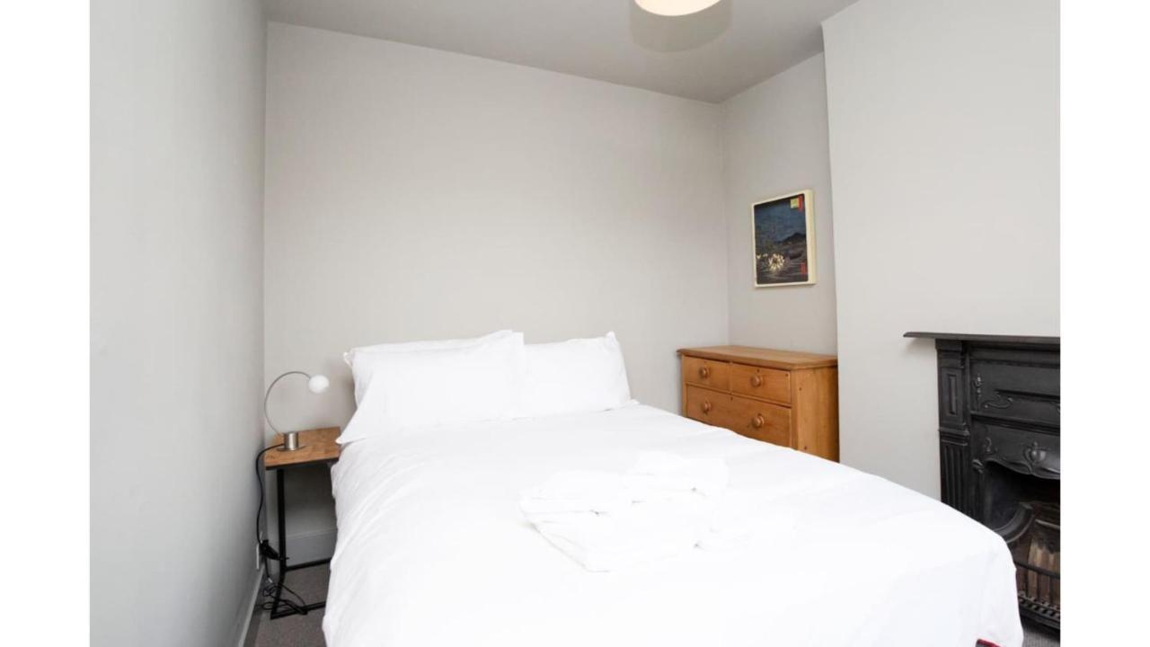 Pass The Keys Stunning, Brand New 3br - Holiday home