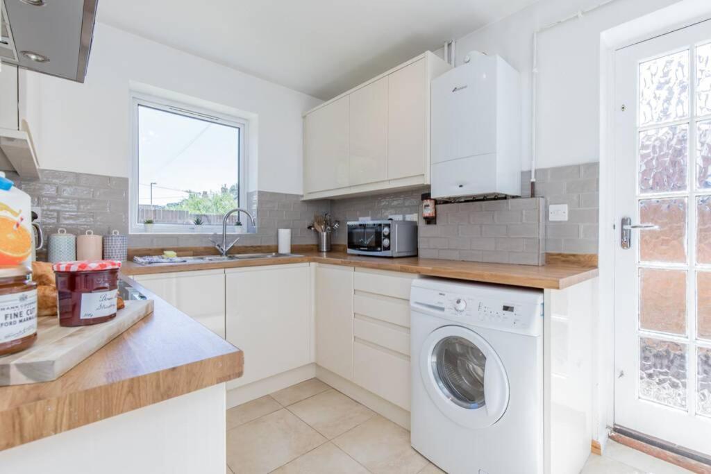 Stylish Townhouse In The Heart Of Summertown