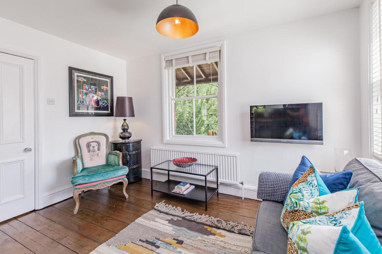 Apartment Outstandingly Beautiful With Parking *
