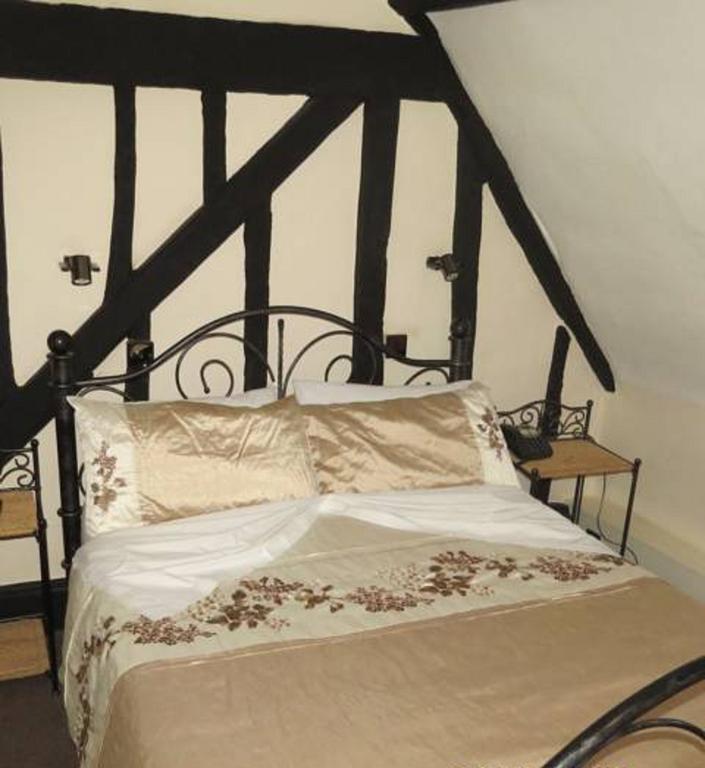 The Old Black Horse Inn