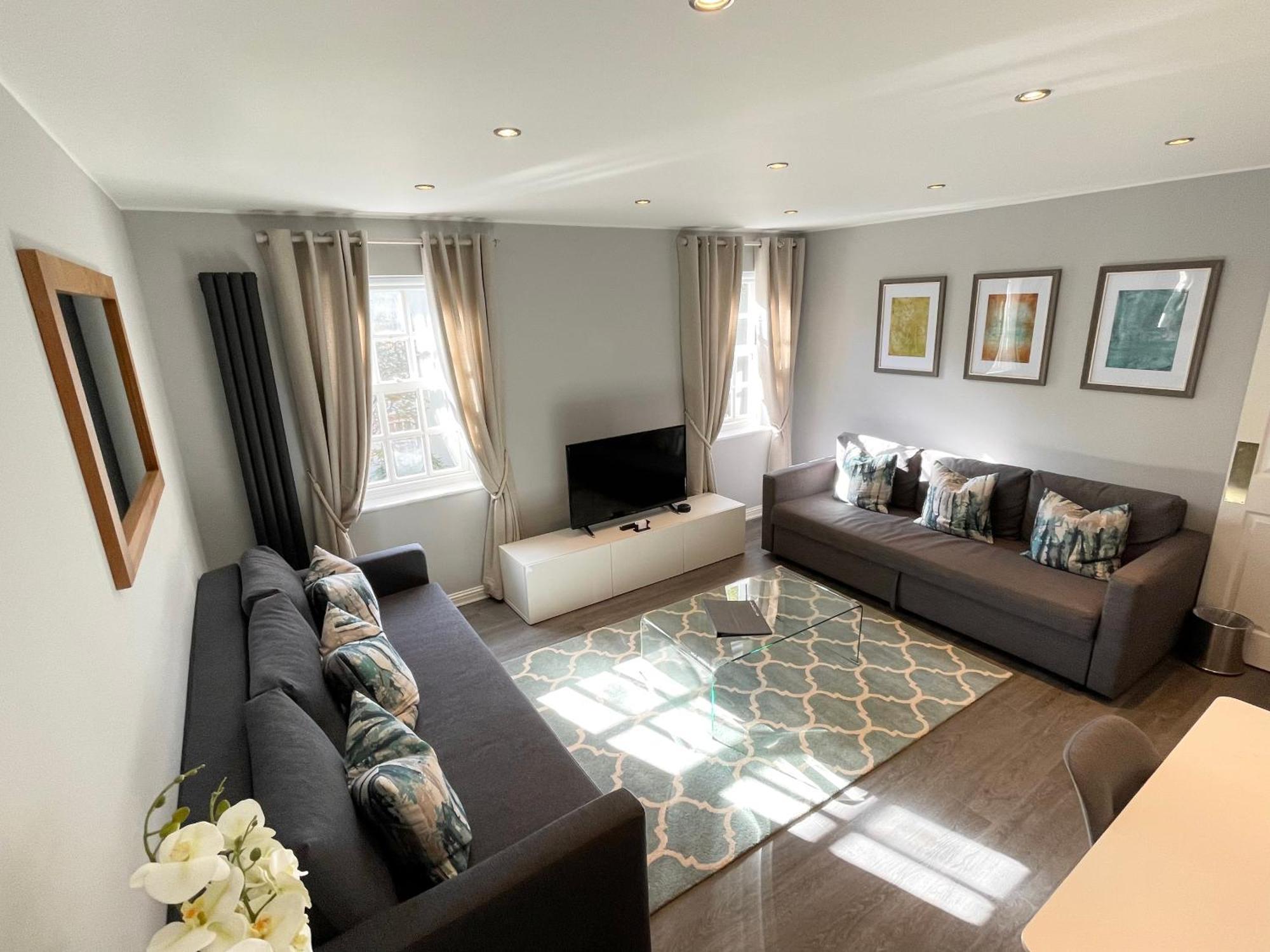 Urban Living's - The Larkin Apartment *