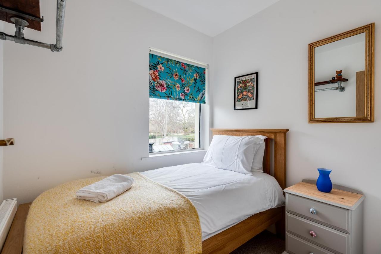 Holiday home Award Winning 3 Bedroom House With Private Parking Florence Park
