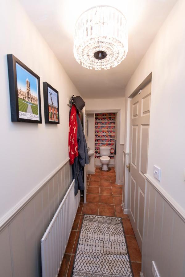 3 Bedroom House - A Very British Place To - Near Centre ! Holiday home