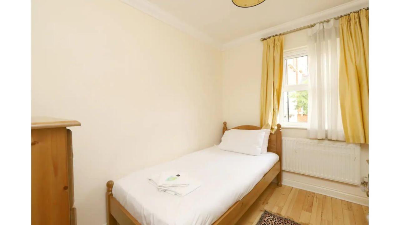 Pass The Keys 2 Bed With Parking