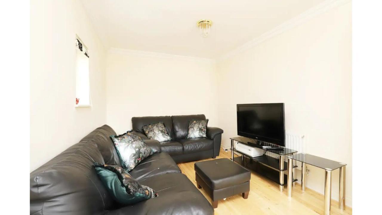 Apartment Pass The Keys 2 Bed With Parking *