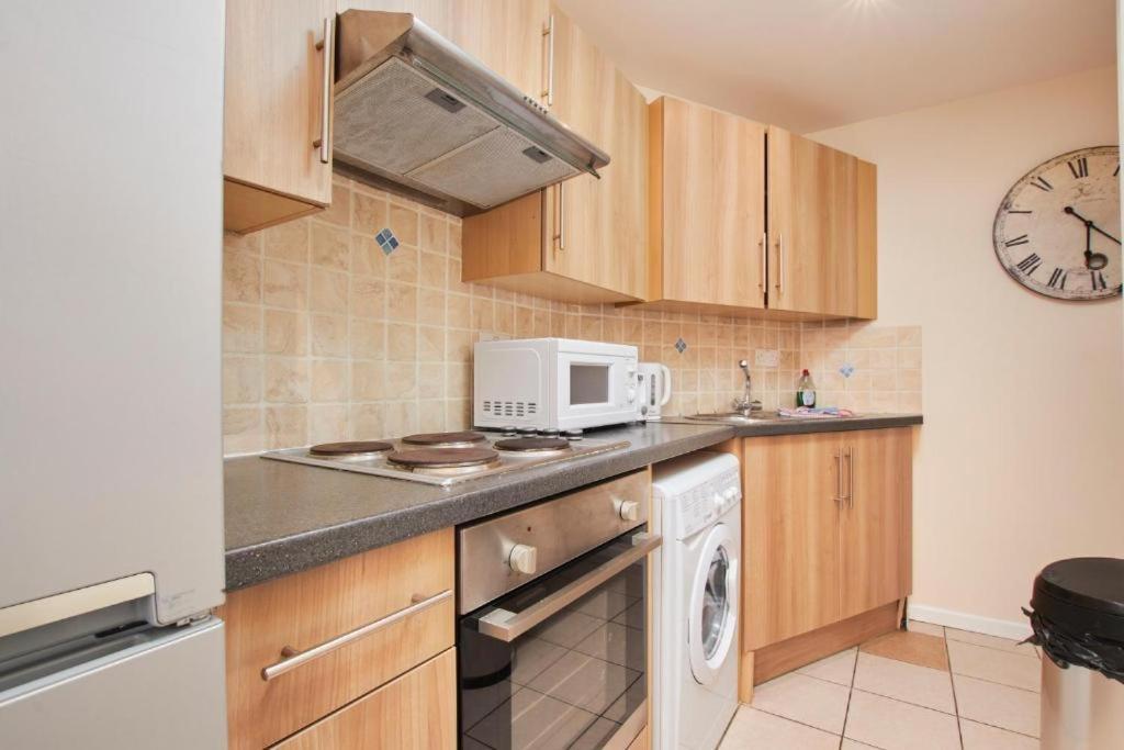 Sleek And Stylish Of - Sleeps 5 Apartment