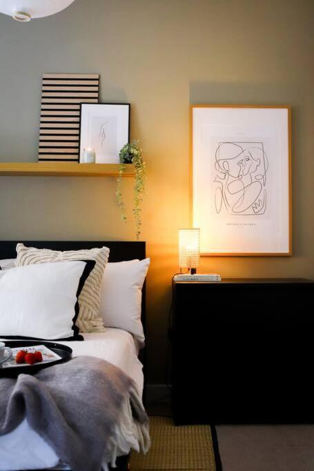 Luxurious Fully Equipped Cowley 1 Bed With Free Parking Apartment *