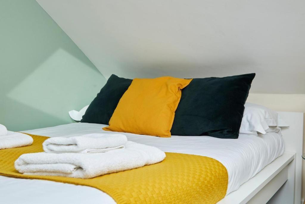 Sleek And Stylish Of - Sleeps 5