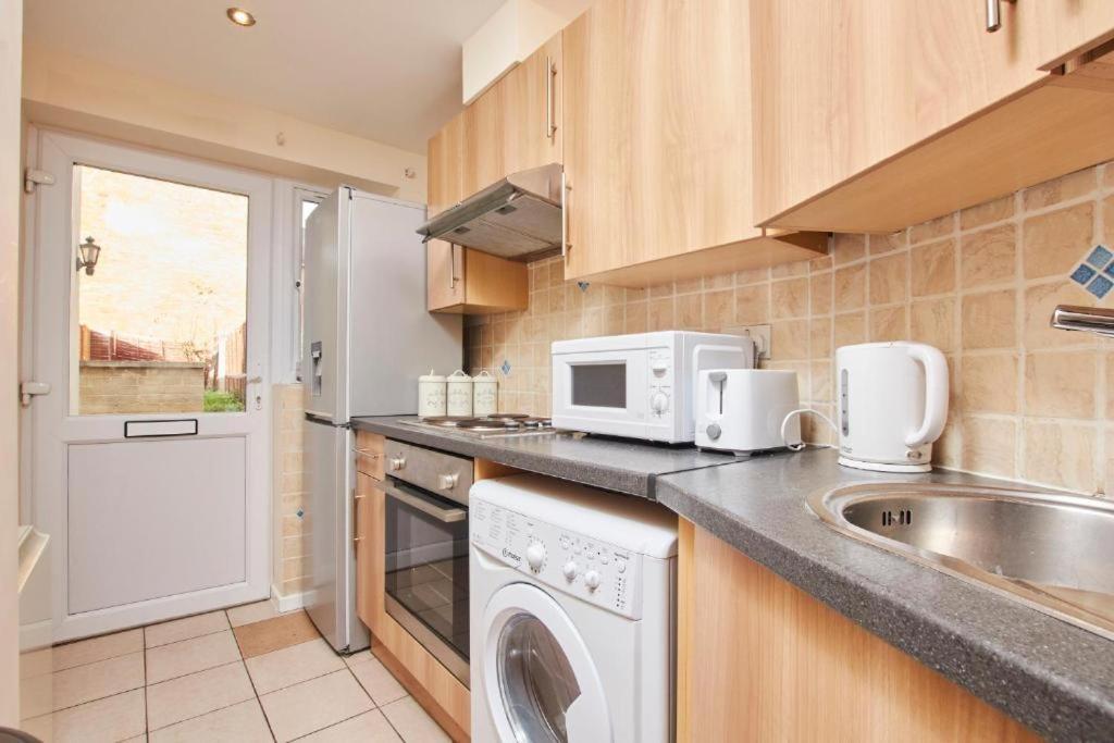 Apartment Sleek And Stylish Of - Sleeps 5