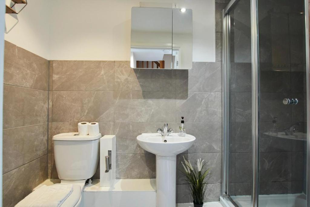 Apartment Sleek And Stylish Of - Sleeps 5 Oxford