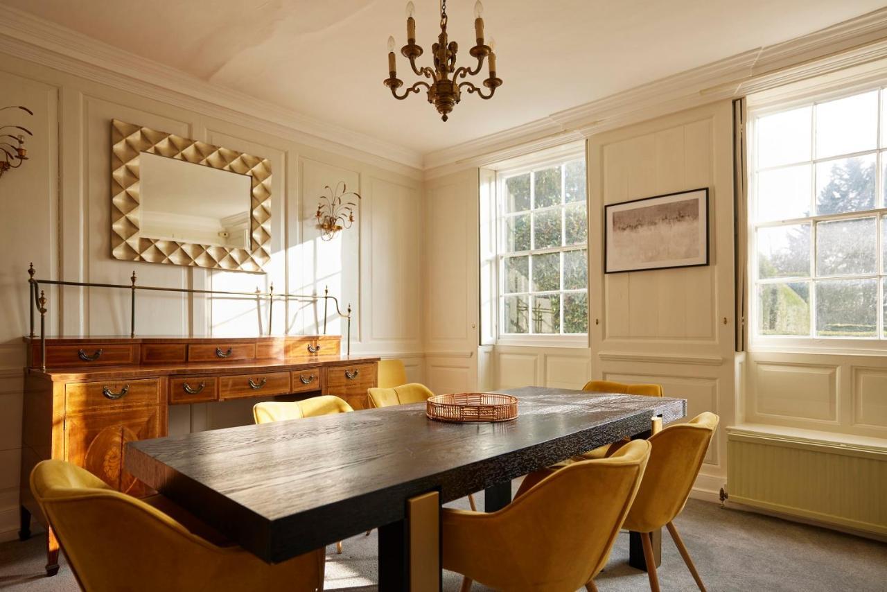 The Royal Retreat -elegant 7bdr With Garden Apartment