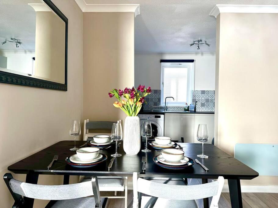 Fab Centre Sleeps 6 With Apartment