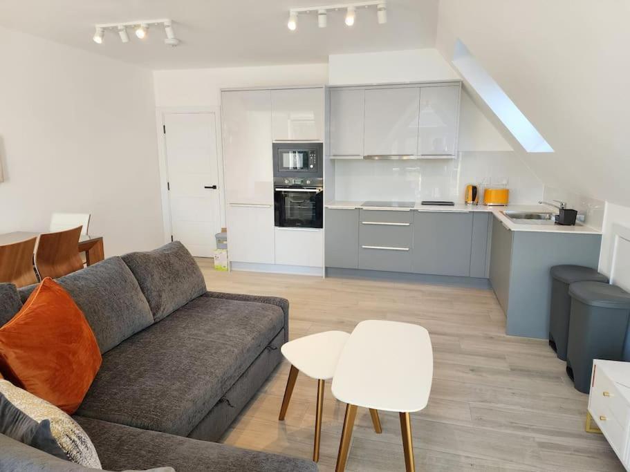 Paradigm Court, Modern 1-bedroom Apartment