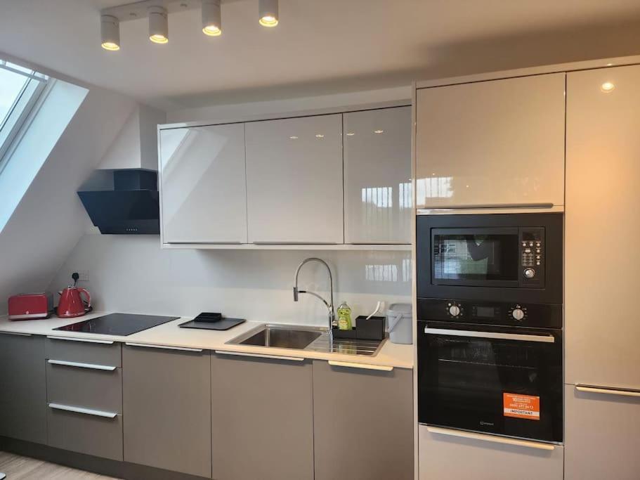 Apartment Paradigm Court, Brand New 1-bedroom Flat *