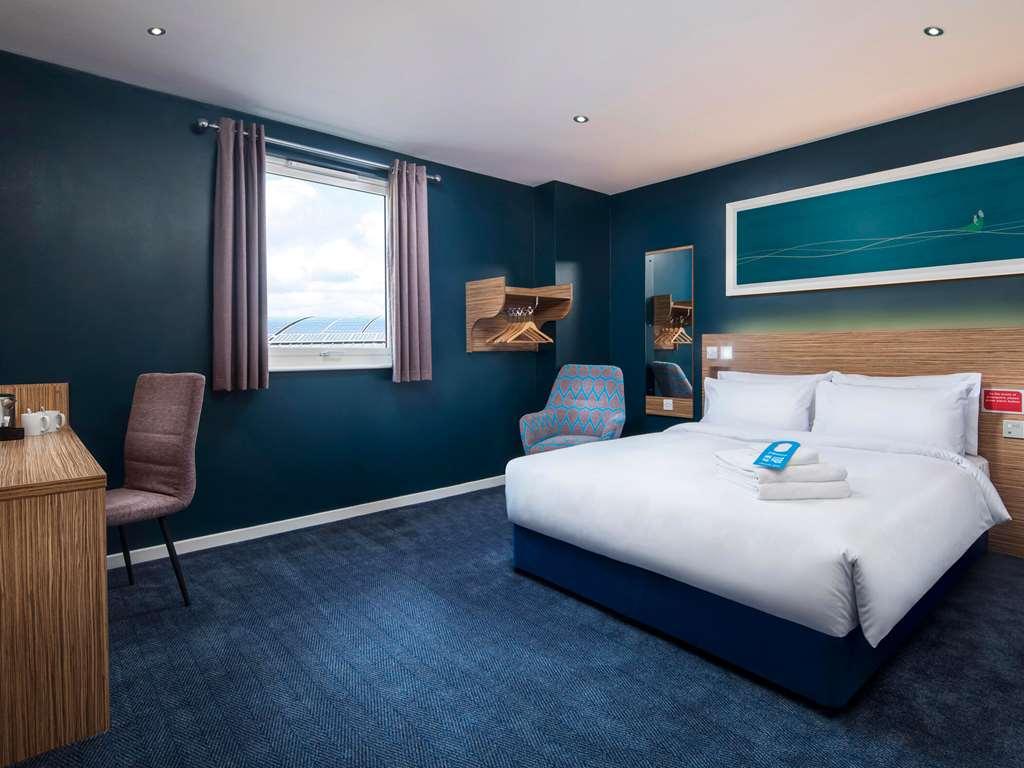 Travelodge Abingdon Road 3*