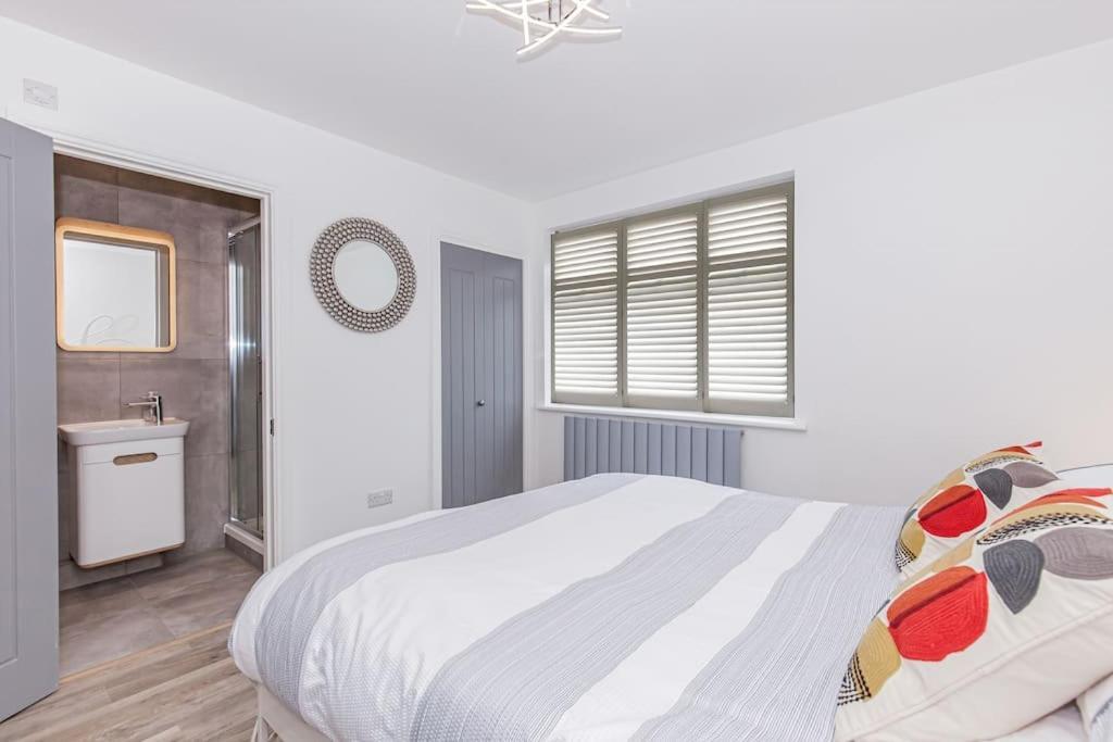 Apartment Flat 3, 161 Crescent Road - Luxury