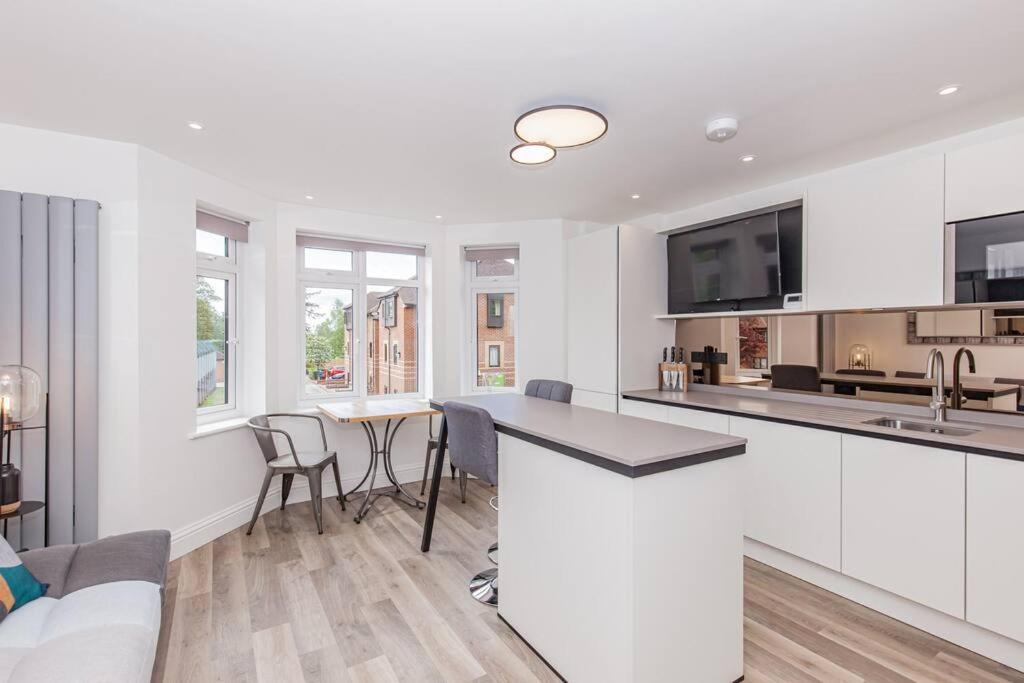 Flat 3, 161 Crescent Road - Luxury *