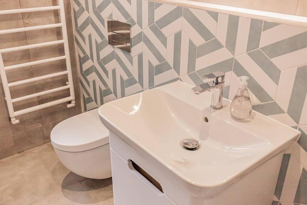 Flat 3, 161 Crescent Road - Luxury *