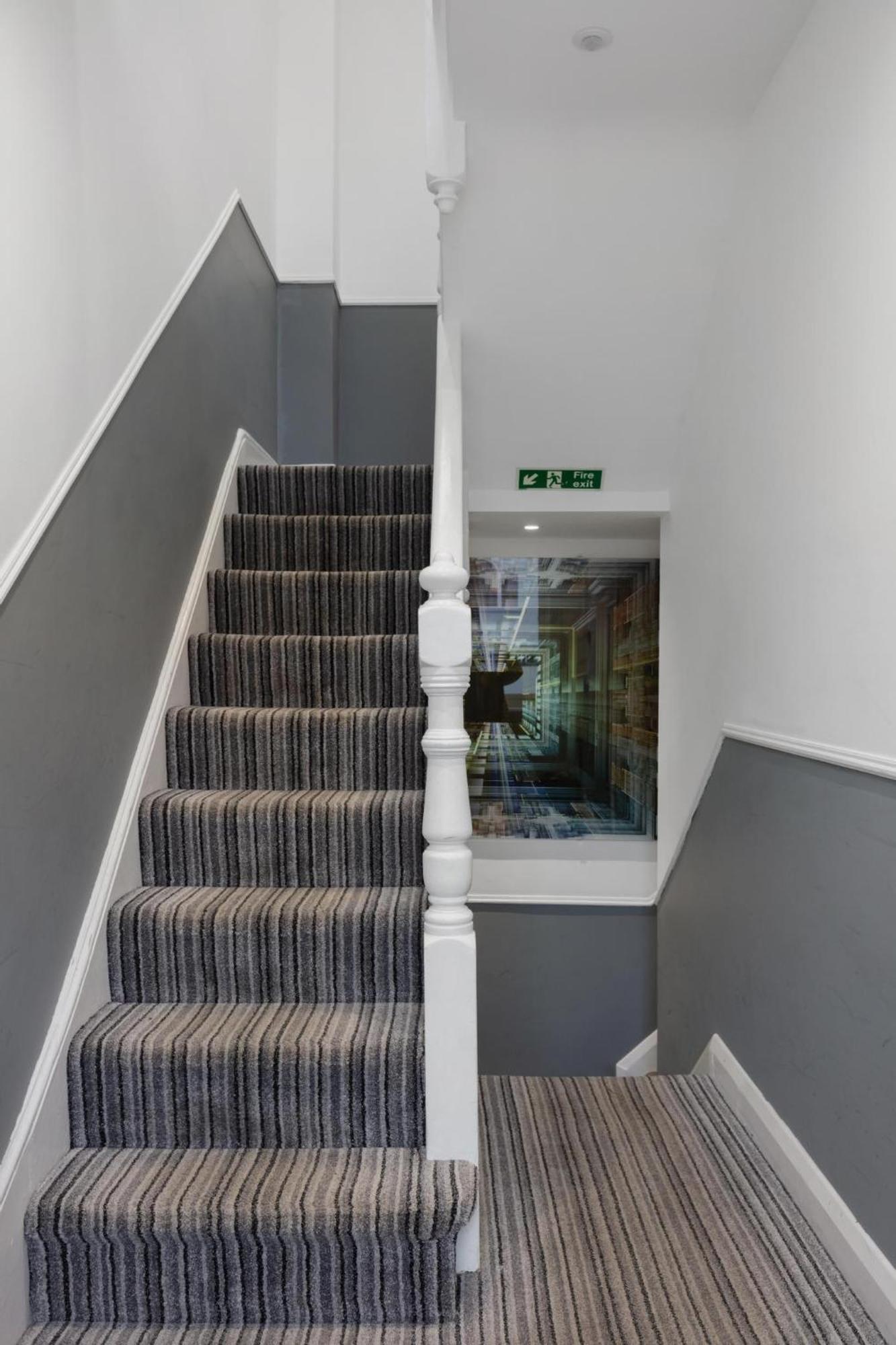 Modern Centre Flat!