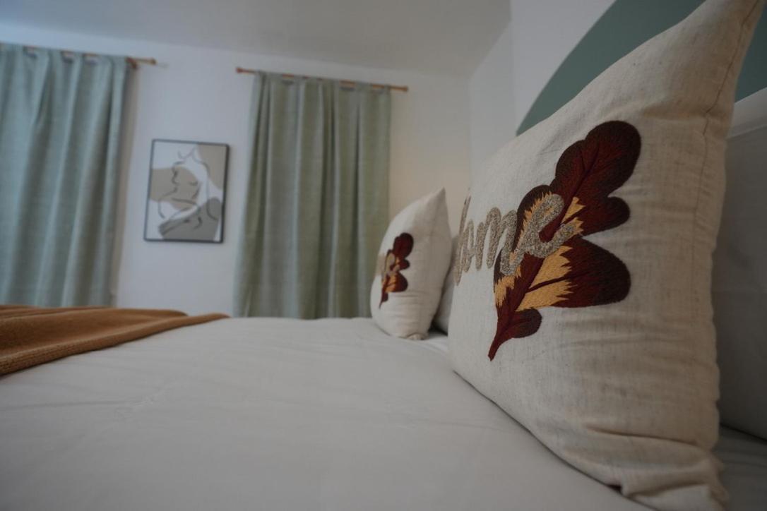 Spacious Two-bedrooms House, Private Parking, Contractors, Relocators Holiday home *