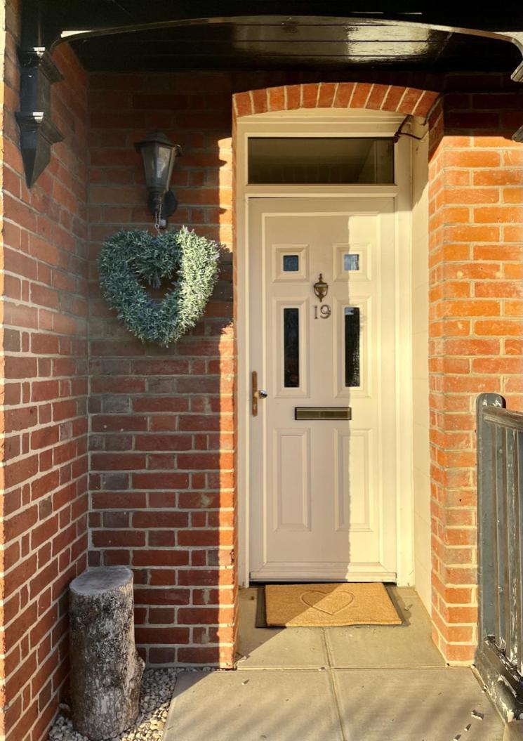 Spacious Two-bedrooms House, Private Parking, Contractors, Relocators * Oxford
