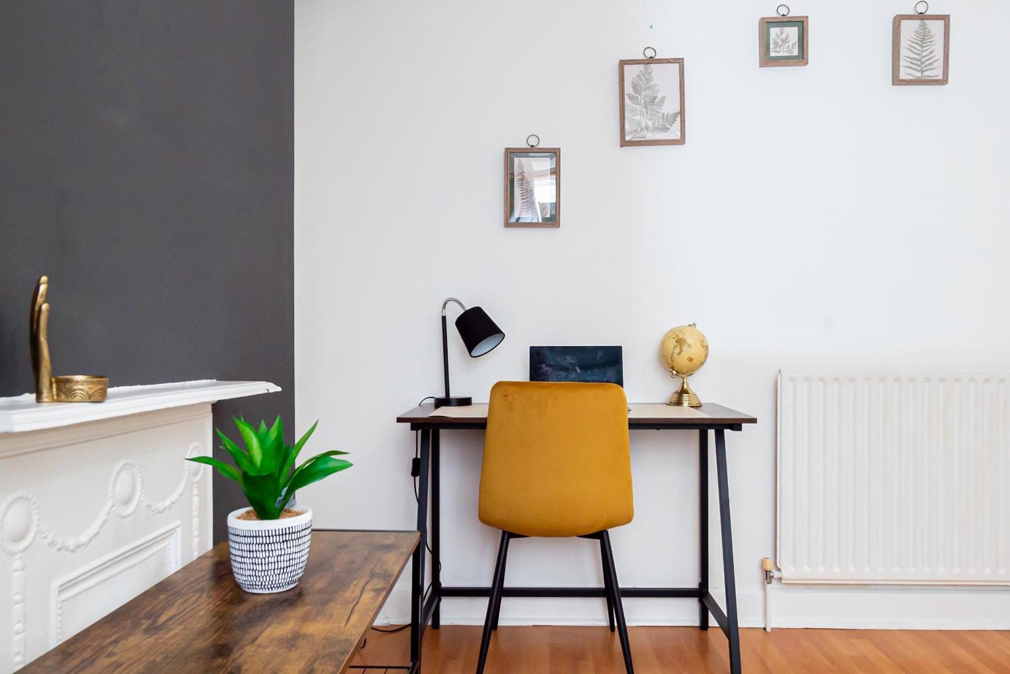 Apartment Cosy Getaway With Free Parking, Minutes From Centre