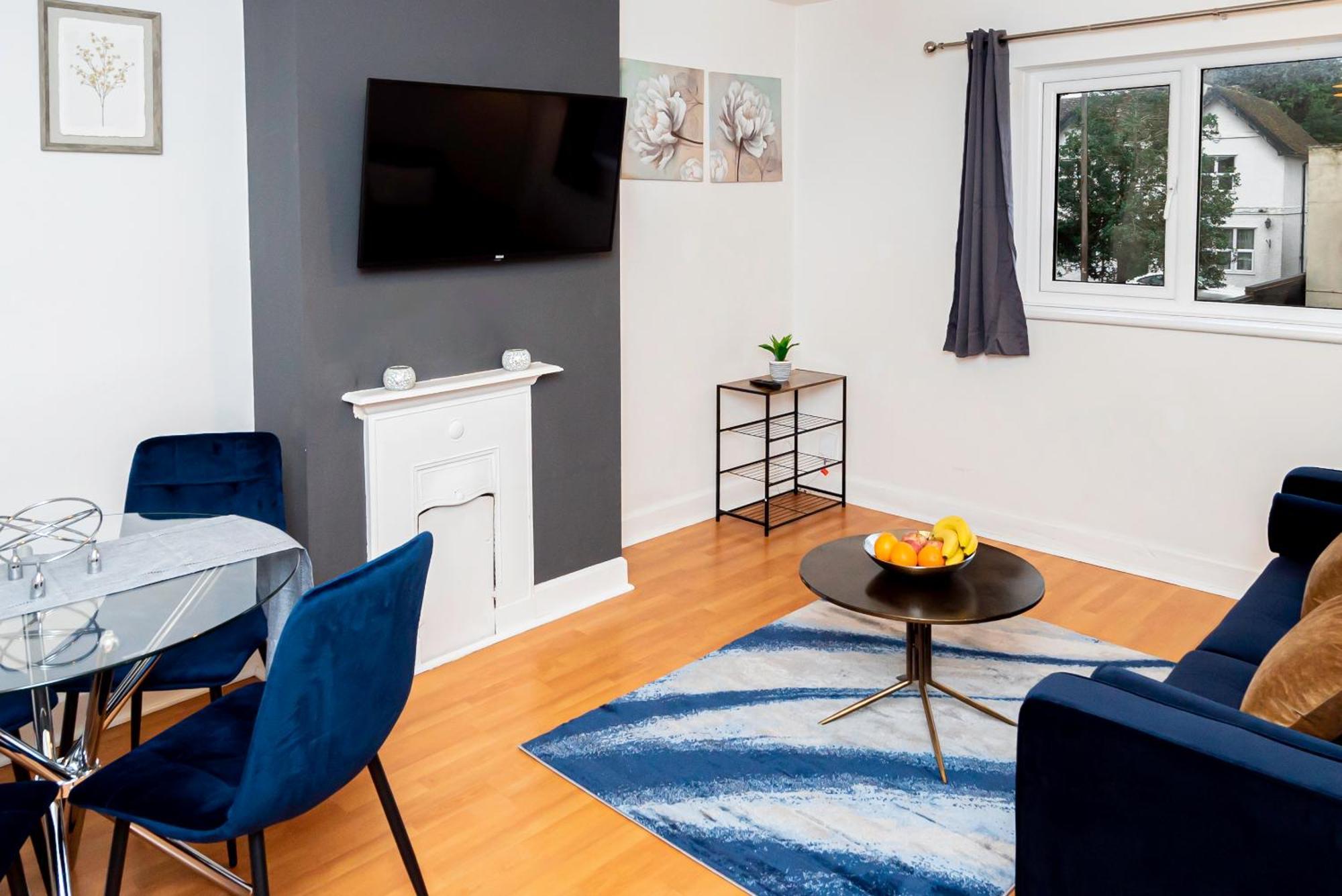Cosy Getaway With Free Parking, Minutes From Centre Apartment