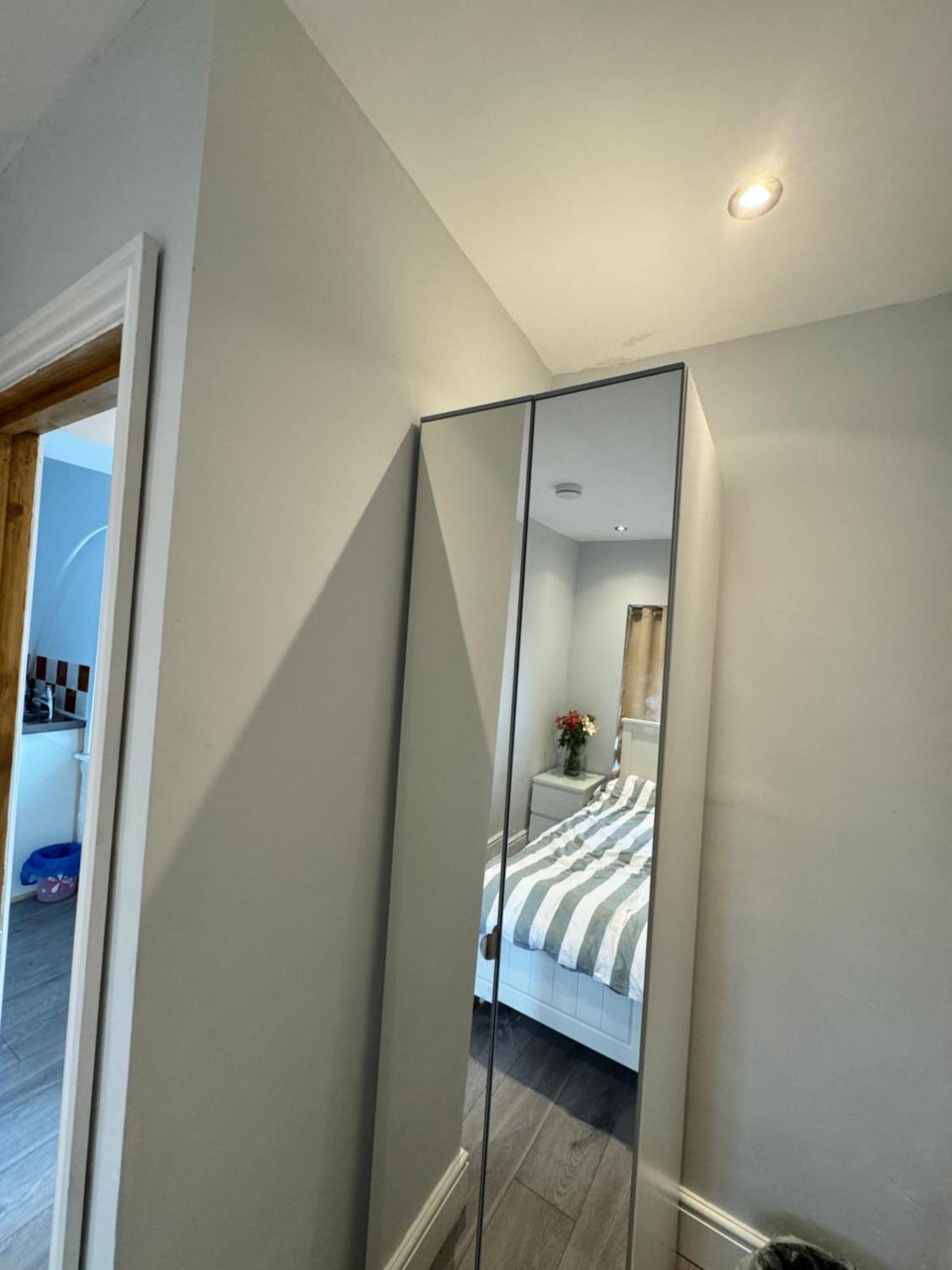 Homestay 1 Bed With Kitchenette And Bathroom