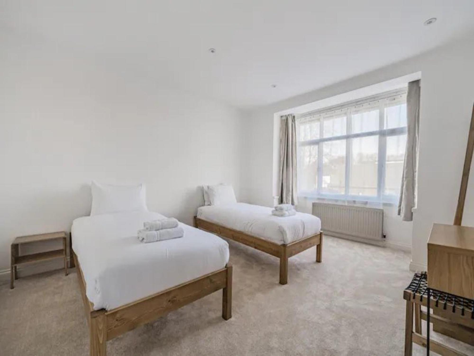 Pass The Keys Stunning 5 Bedroom Holiday home Oxford