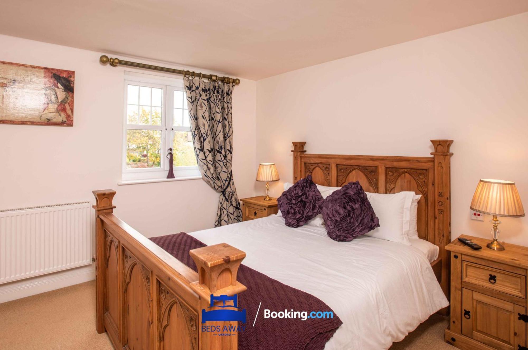Tolkien View House: Literary Retreat With Outdoor Fireplace Holiday home