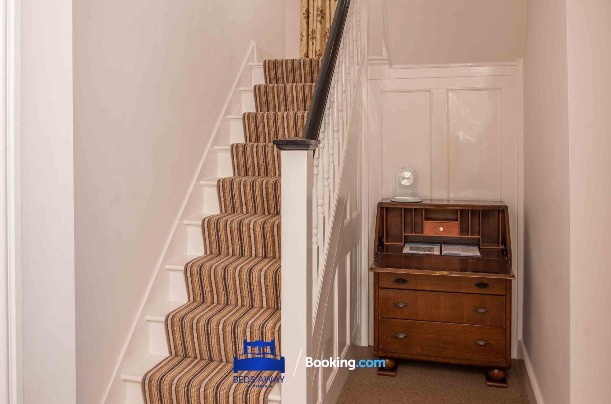 Tolkien View House: Literary Retreat With Outdoor Fireplace Holiday home Oxford