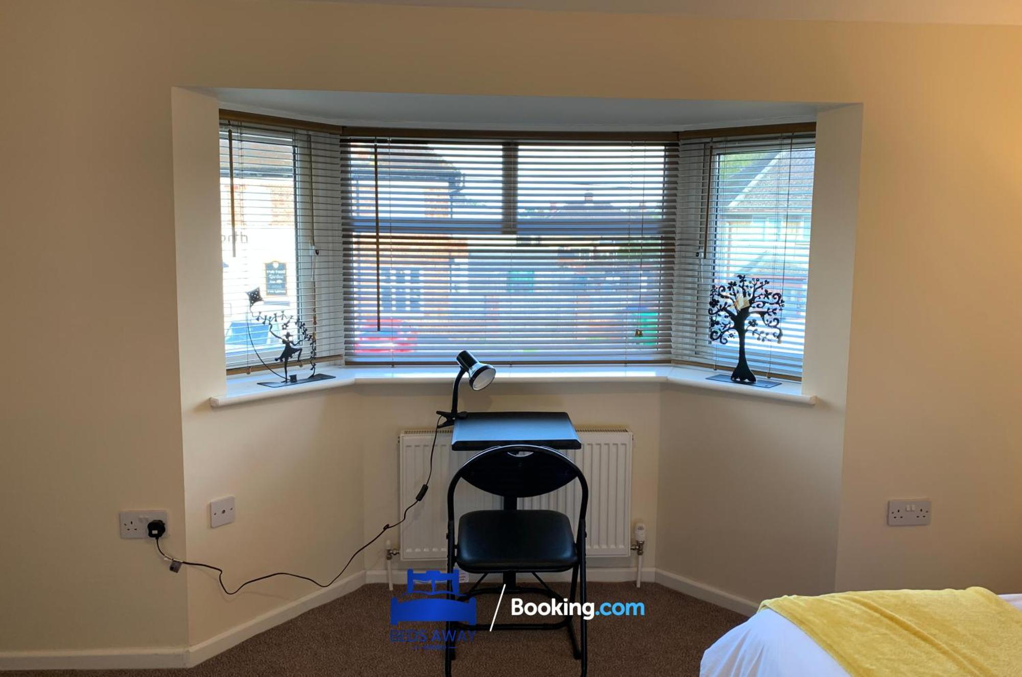 Beds Away Oxford: 6-bedroom House With En-suites, Garden & Parking Holiday home Oxford