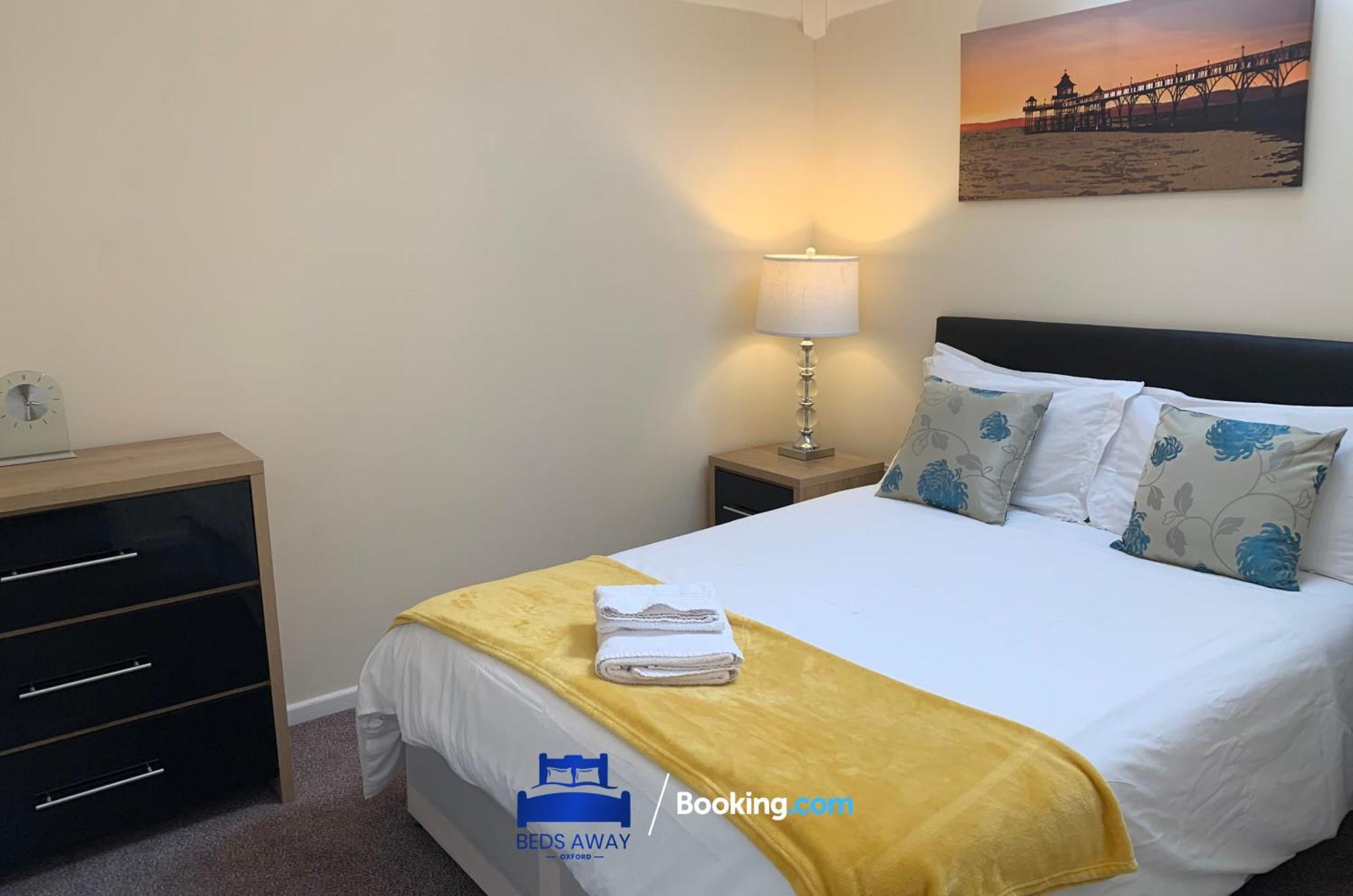 Holiday home Beds Away Oxford: 6-bedroom House With En-suites, Garden & Parking *