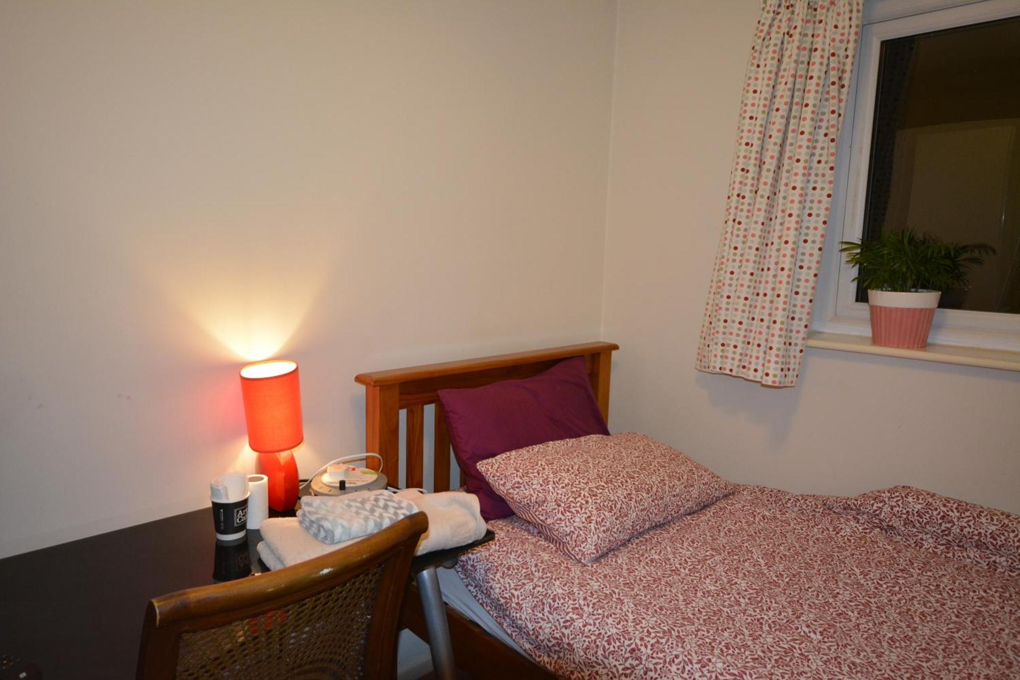 Small Single Bed * Oxford