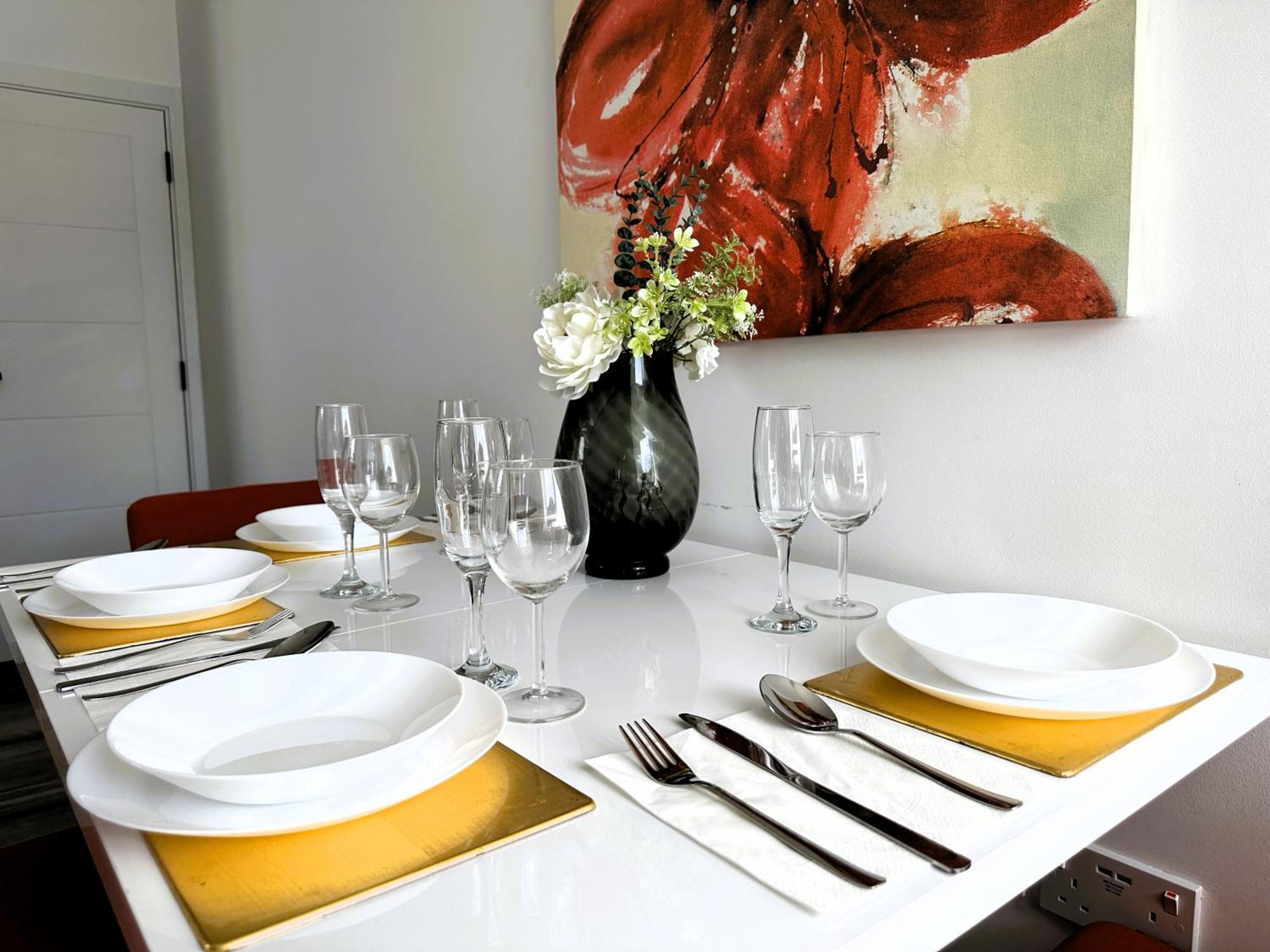 Apartment Paradigm Court, Brand New 1-bedroom Flat *