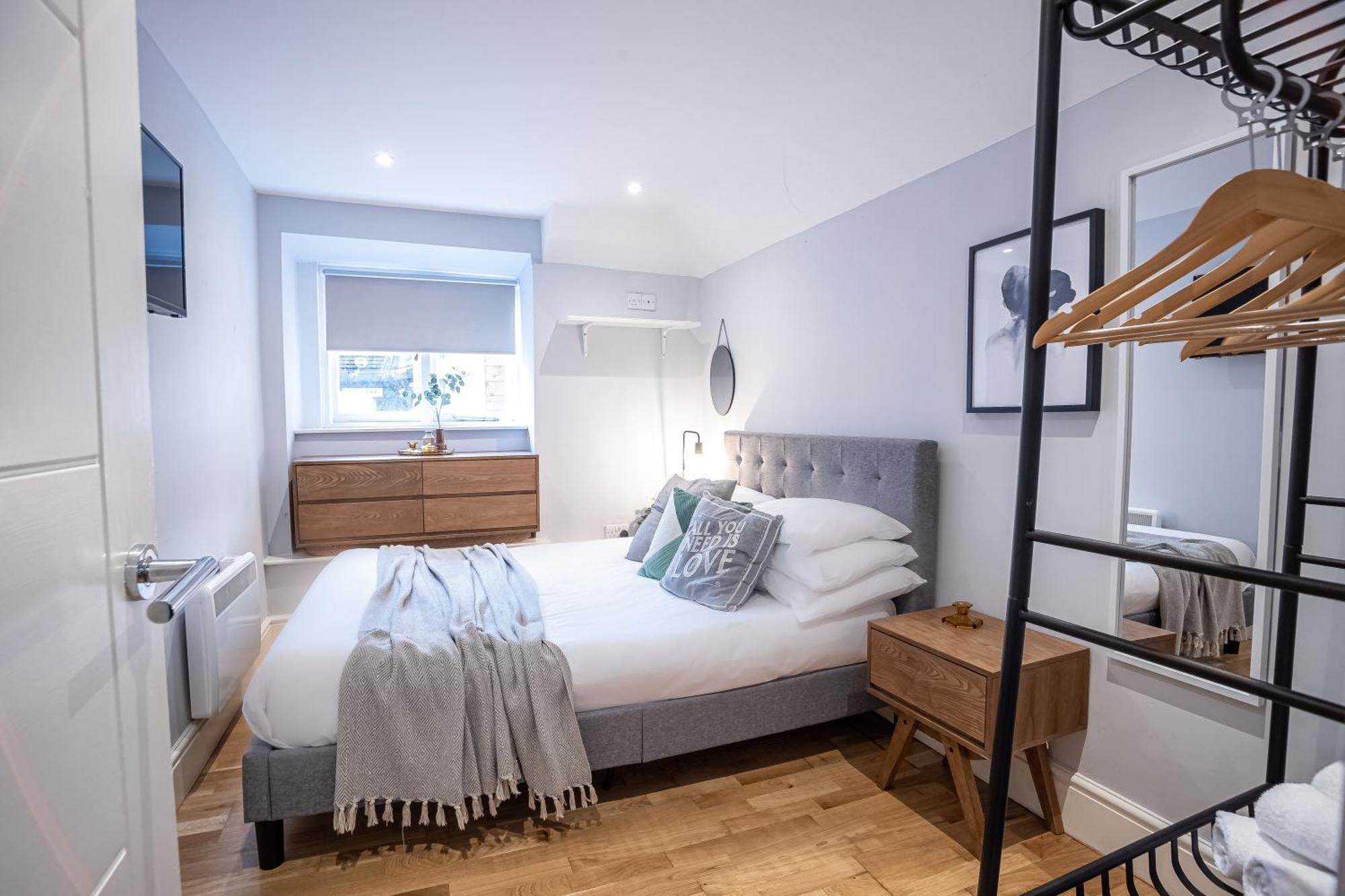 Apartment Cosy, Flat For Up To 4 With Park View