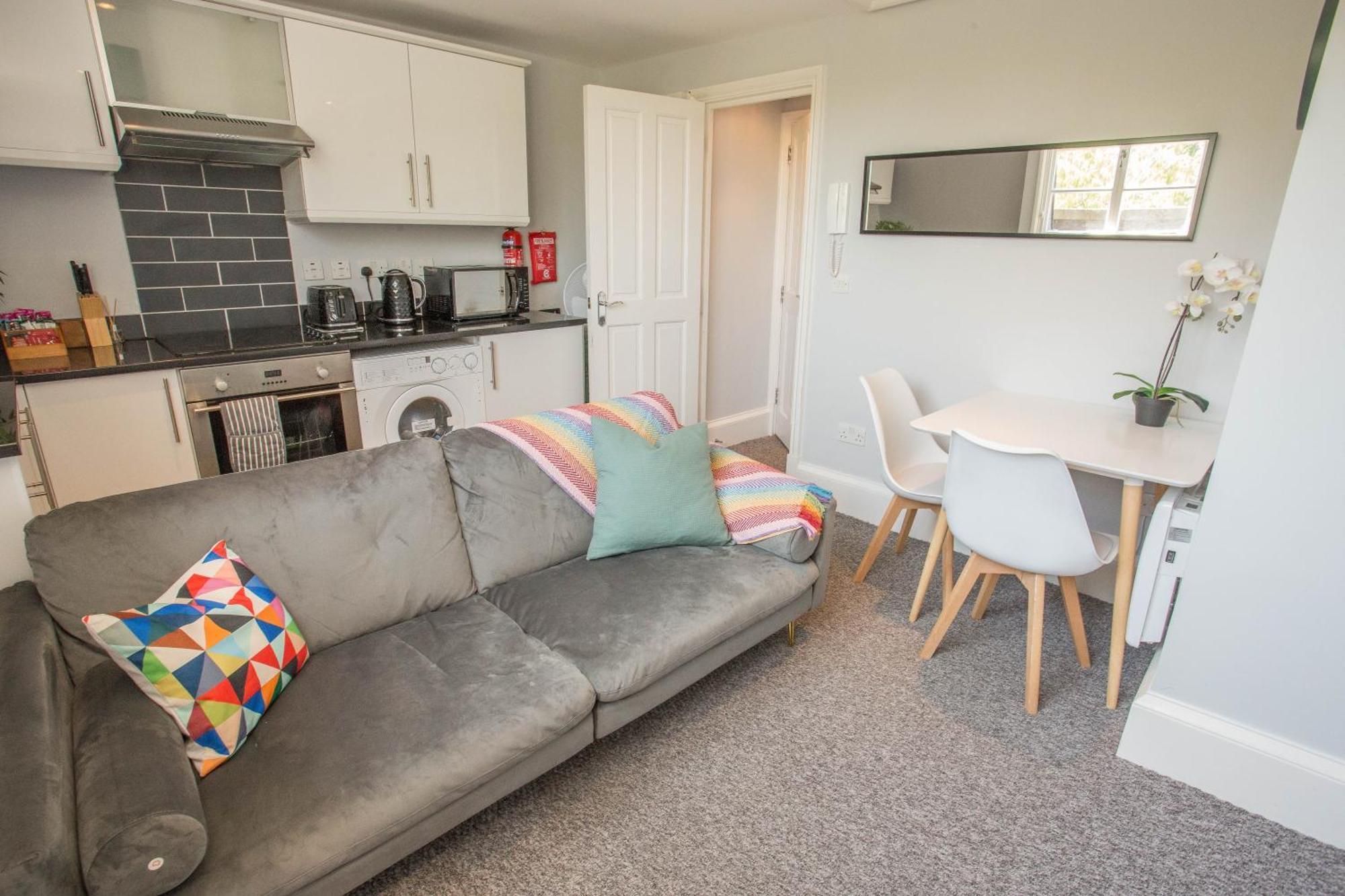 Apartment Cosy, Flat For Up To 4 With Park View *
