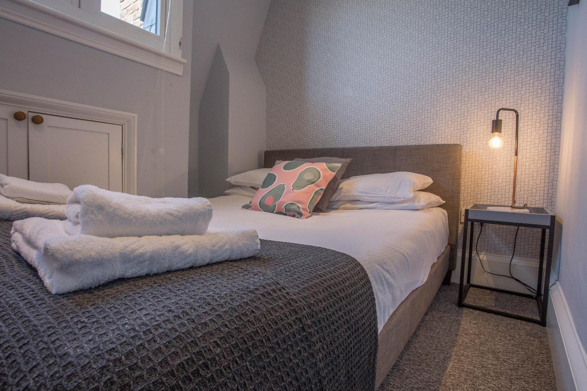Cosy, Flat For Up To 4 With Park View *