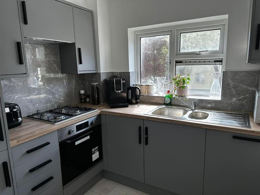 Apartment Oxfords 5 Star Lux 2 Bedroom Flat Near Jr 5 Pax, Permit Parking