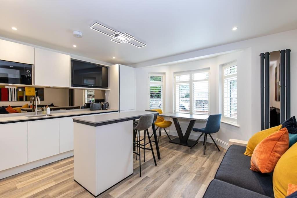 Apartment Flat 2, 161 Crescent Road Luxury