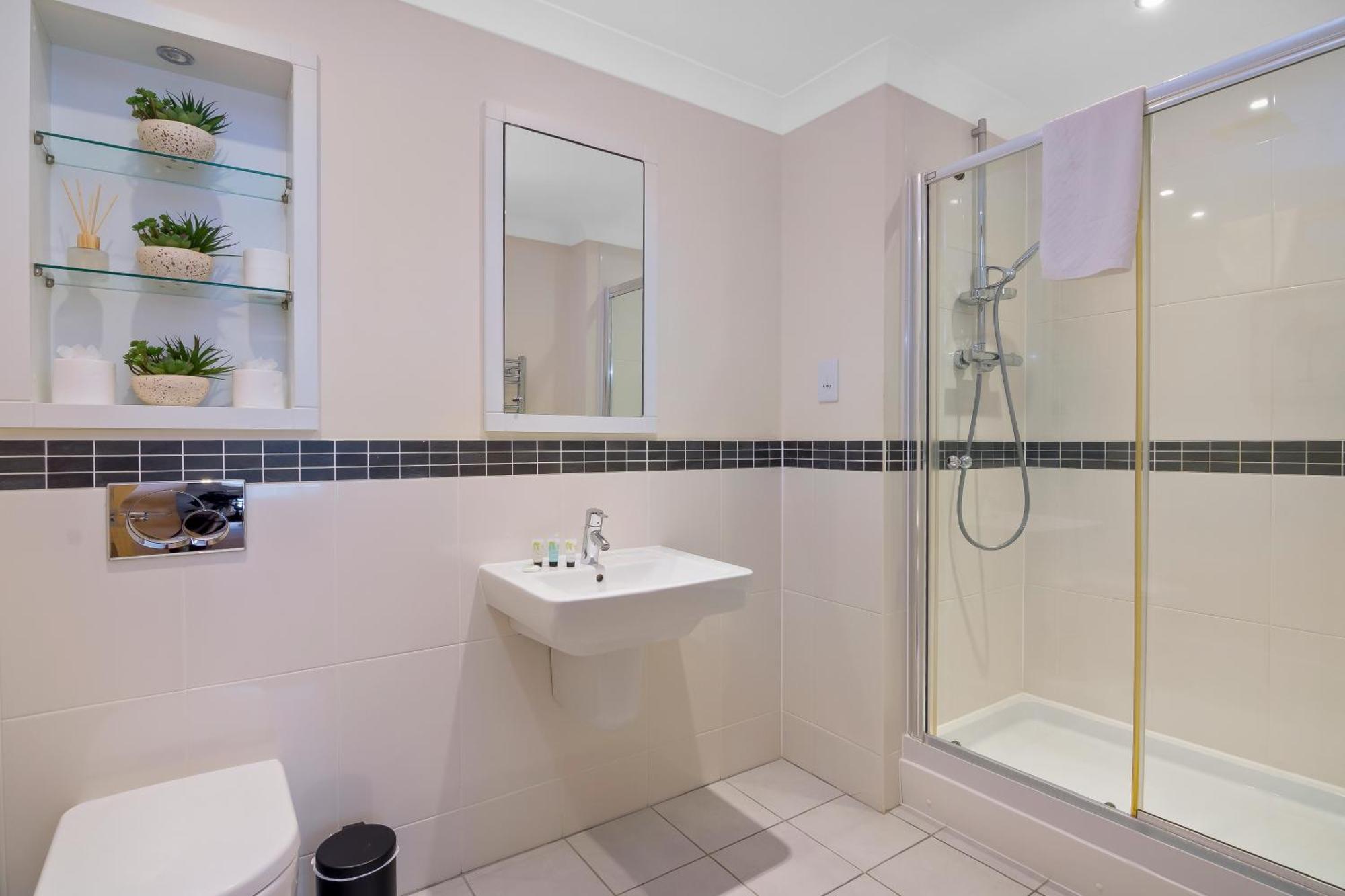 Lyter Living-the Foundry-jericho-oxford-parking Included Apartment