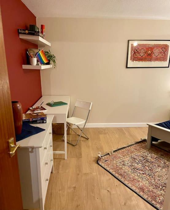 Elegant Flat In Center With Parking Apartment