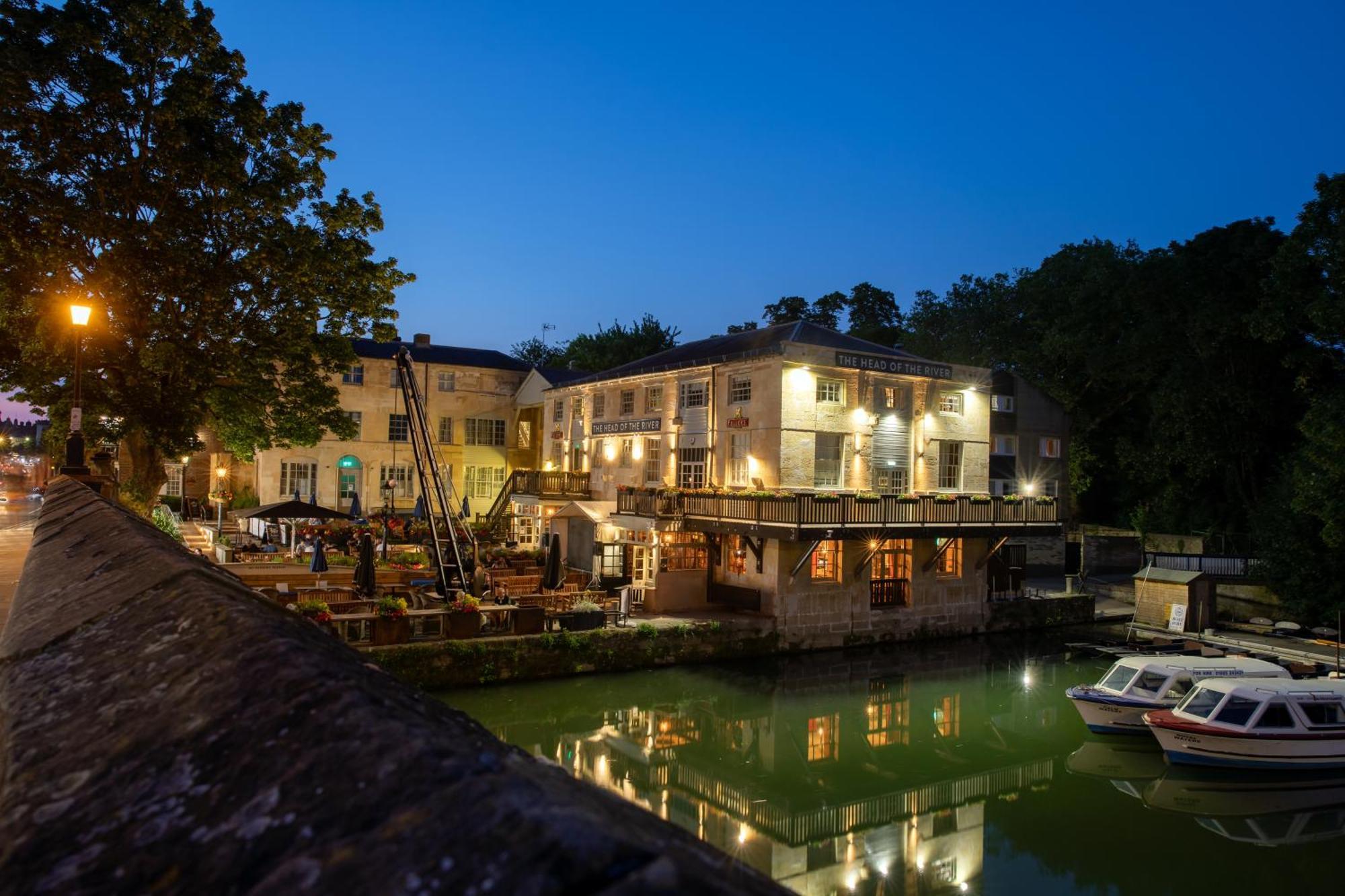 Head Of The River Inn