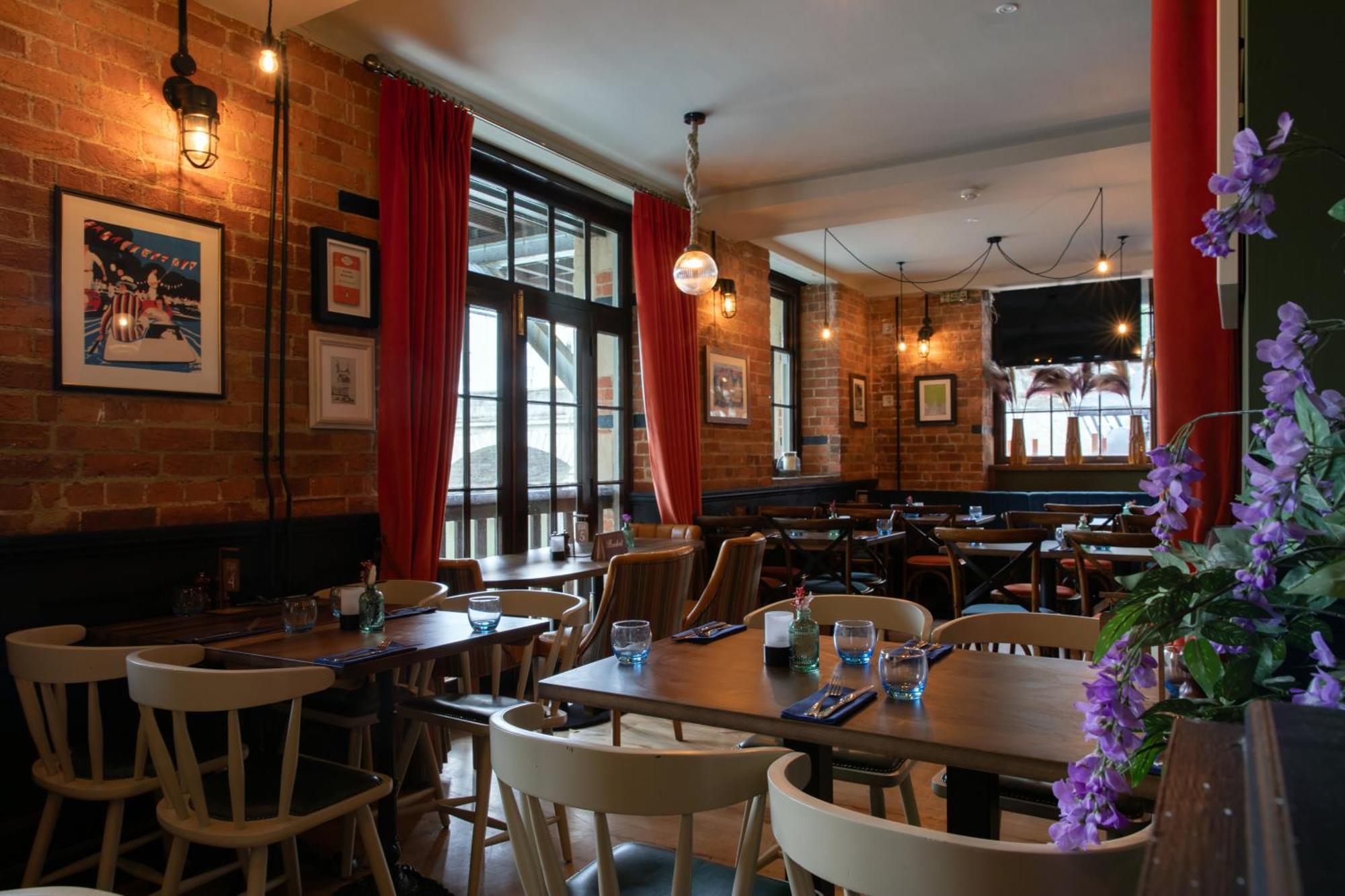 Inn Head Of The River 4*